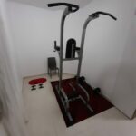 Commercial Vertical Knee Raise almost brand new, used for only two times very handy useful and effective